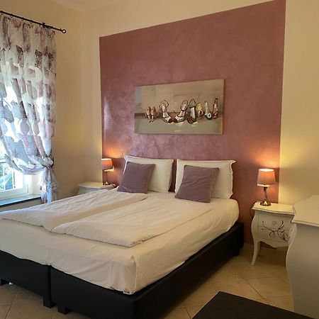 Betty'S House Bed & Breakfast Lazise Exterior photo