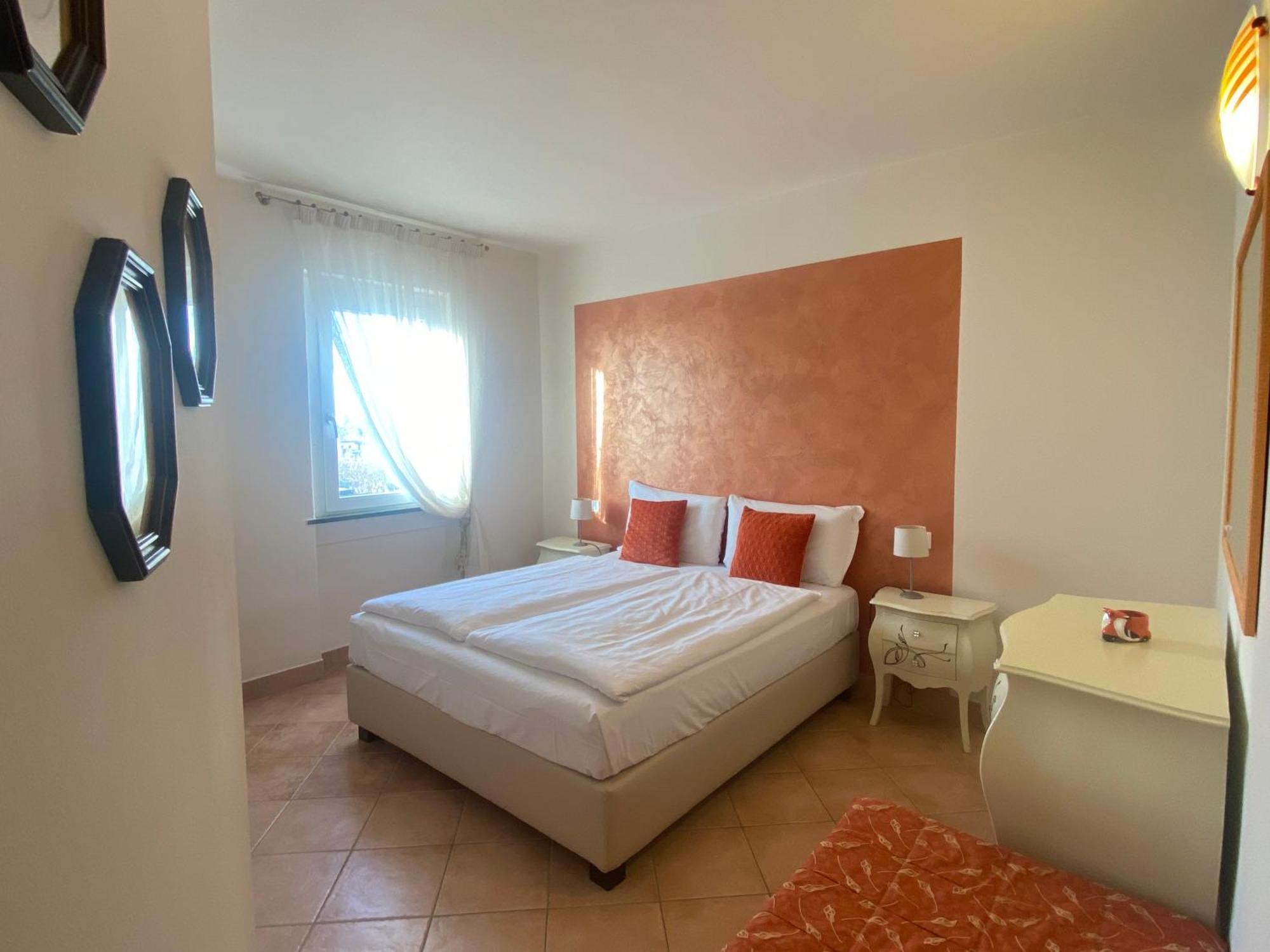 Betty'S House Bed & Breakfast Lazise Exterior photo