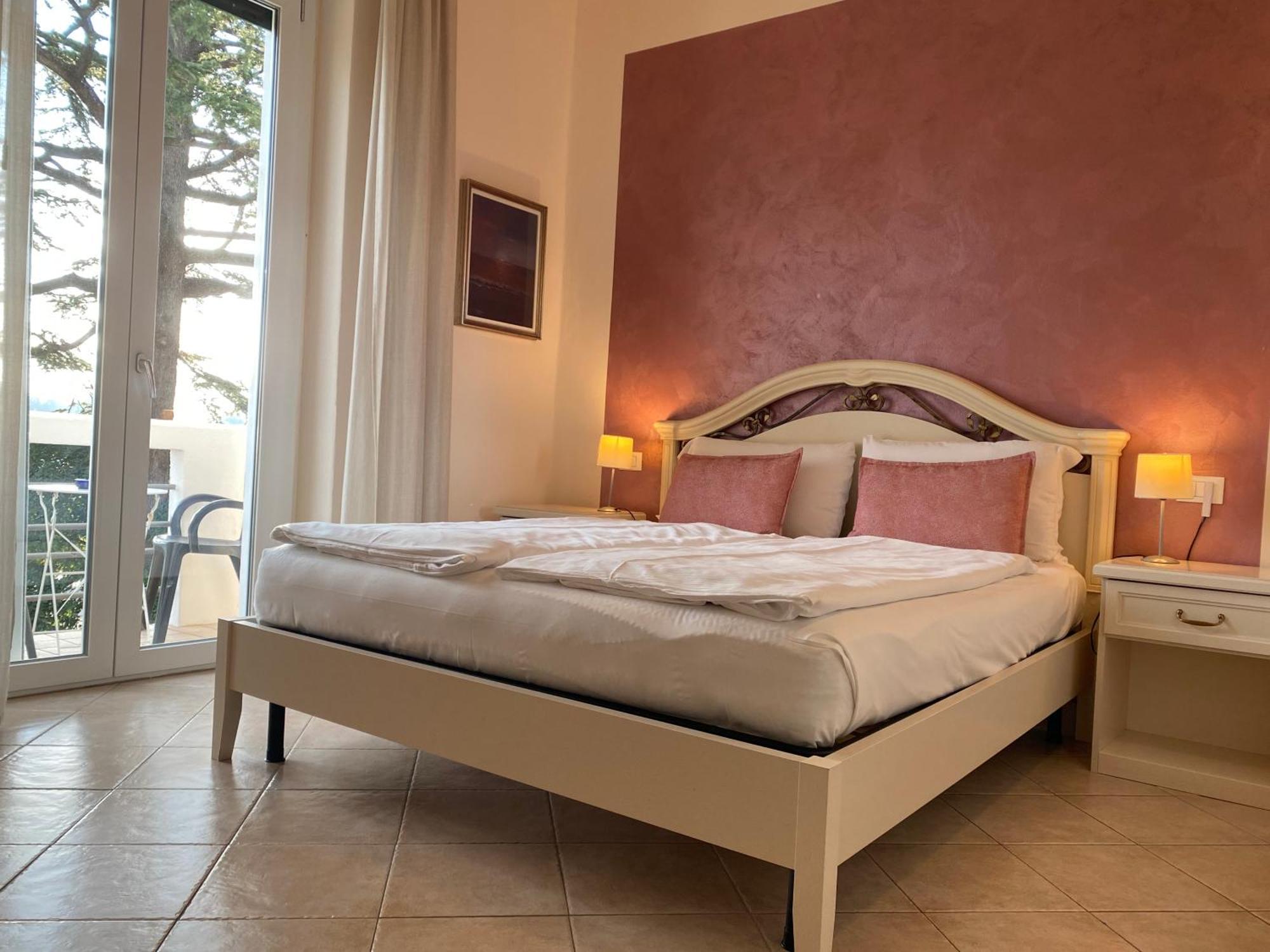 Betty'S House Bed & Breakfast Lazise Exterior photo